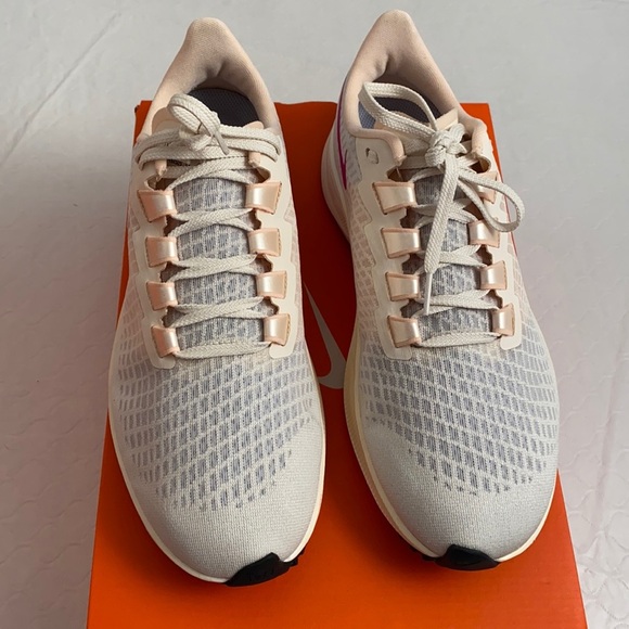Nike Air Zoom Pegasus 37 Pale Ivory running sneakers size 10 - Picture 1 of 14